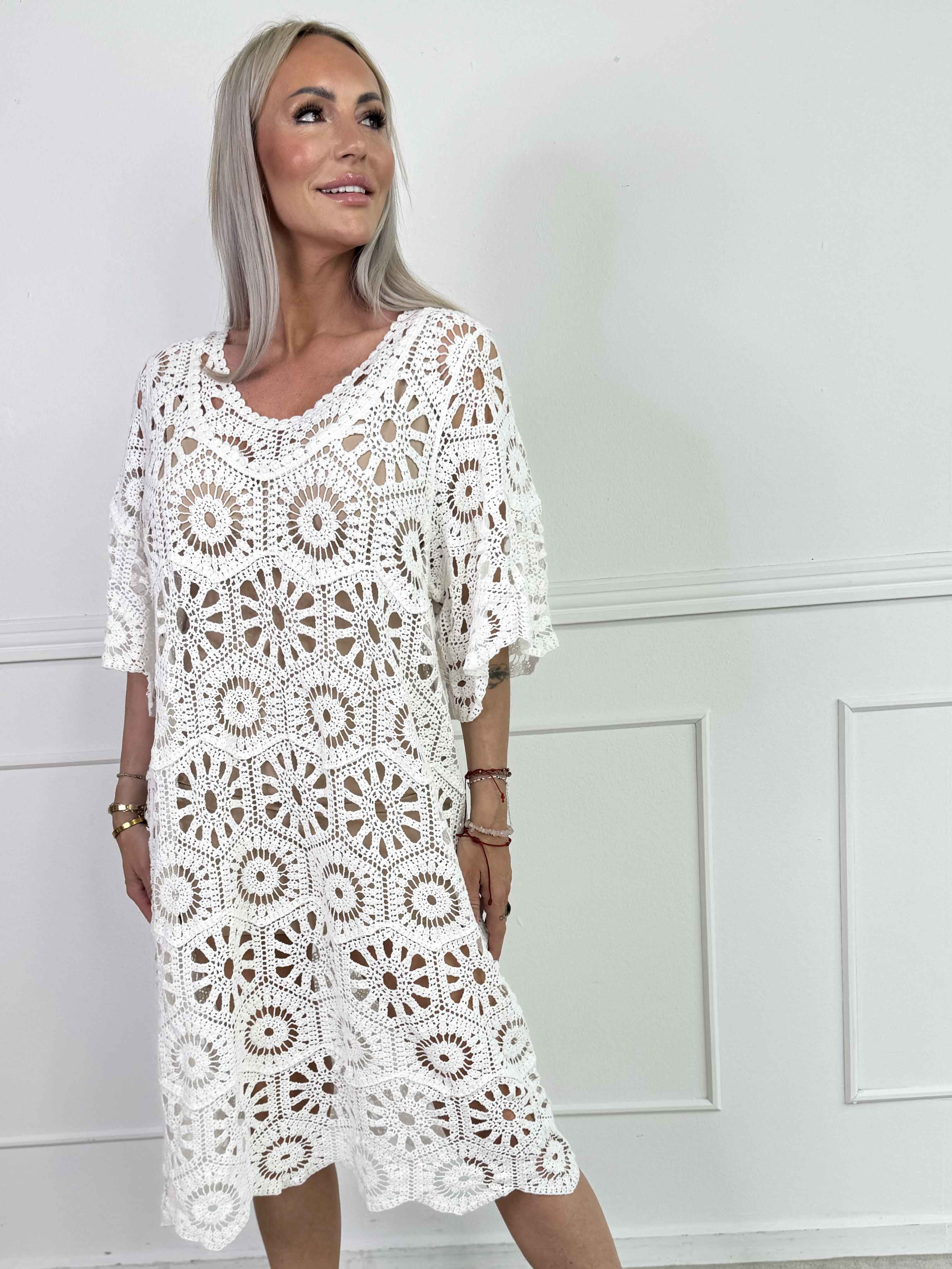 Mabel - Söt virkad klänning i bomull